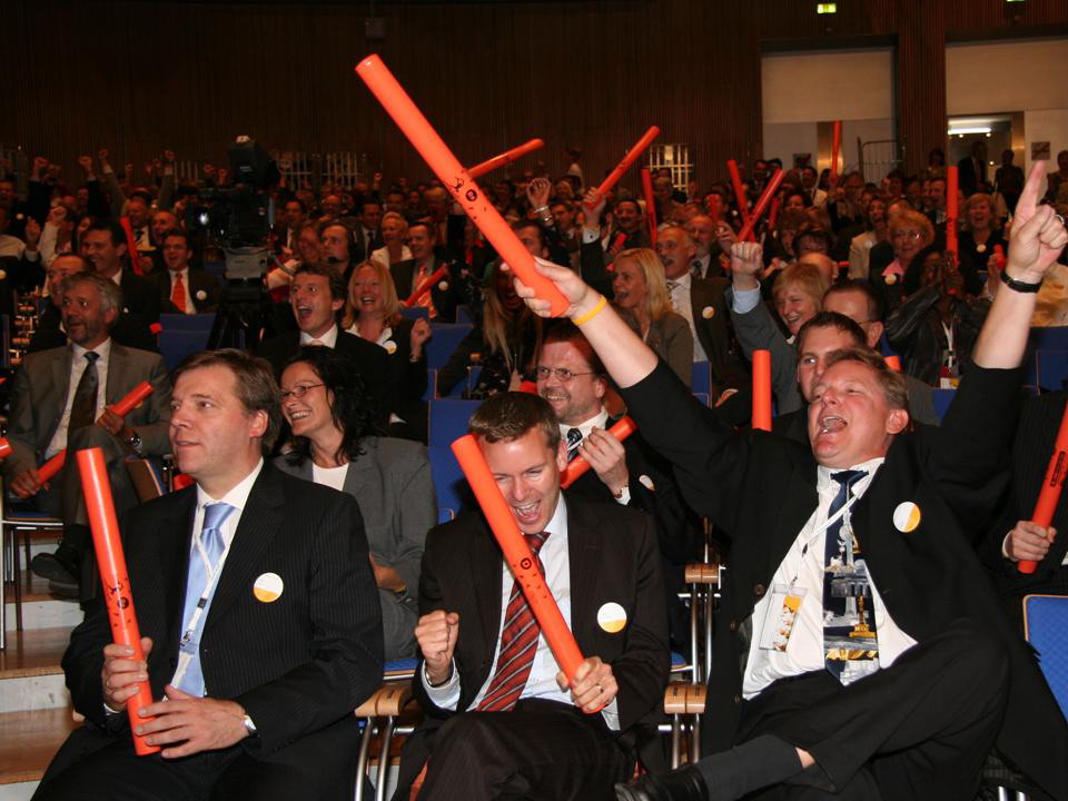Drum Cafe boomwhackers as team building